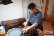 台湾成都“90后”小伙“十年磨一剑”：从爱好者到守艺人 传播中国文化